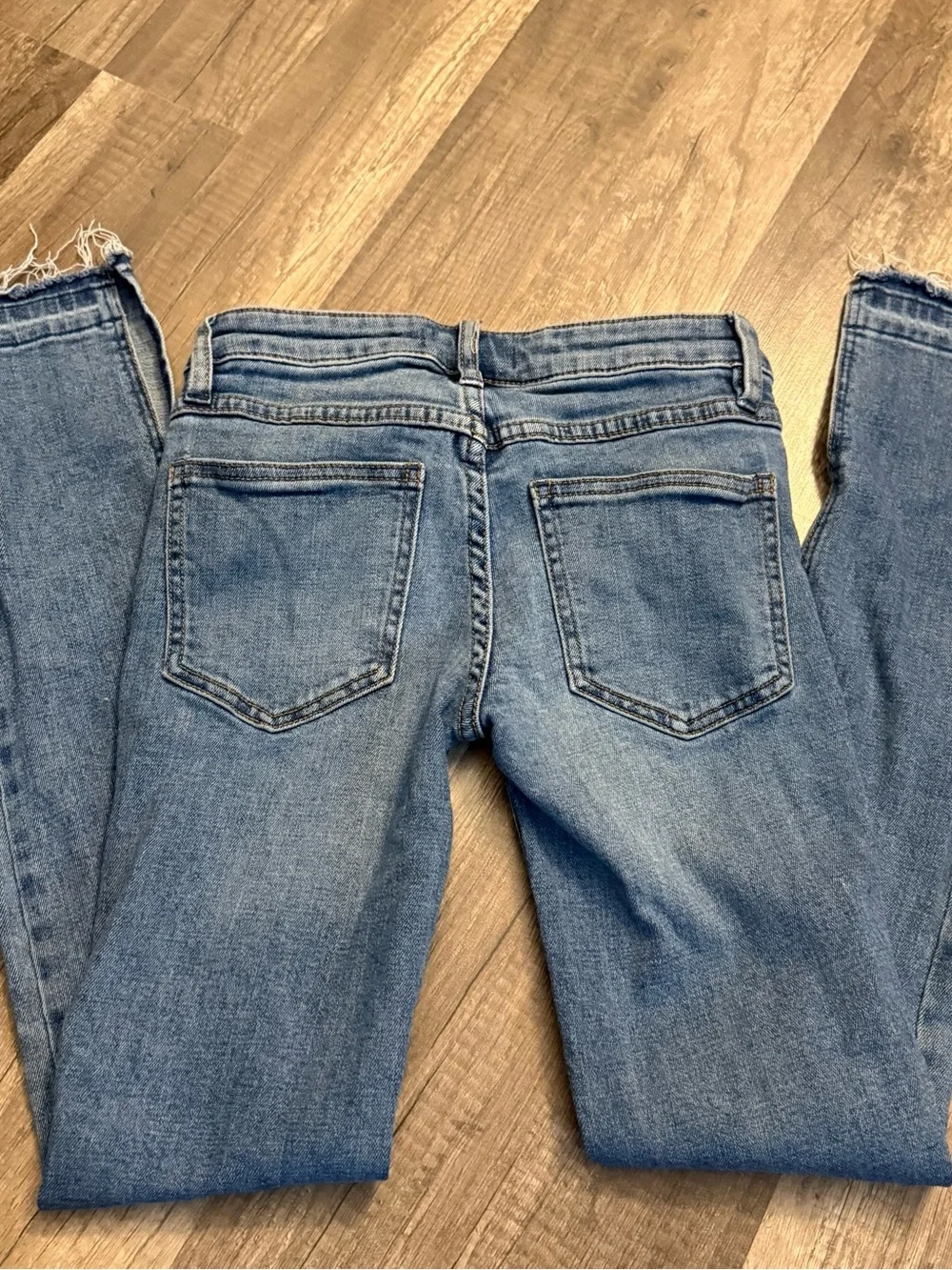 Free People Light Wash Raw Hem Side Slit Skinny Jeans W24 Y2K Inspired